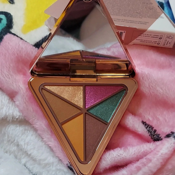 LYS Beauty love yourself eyeshadow‎ palette - Picture 4 of 4